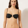 Balconette bikinitops, minimalistische pasvorm