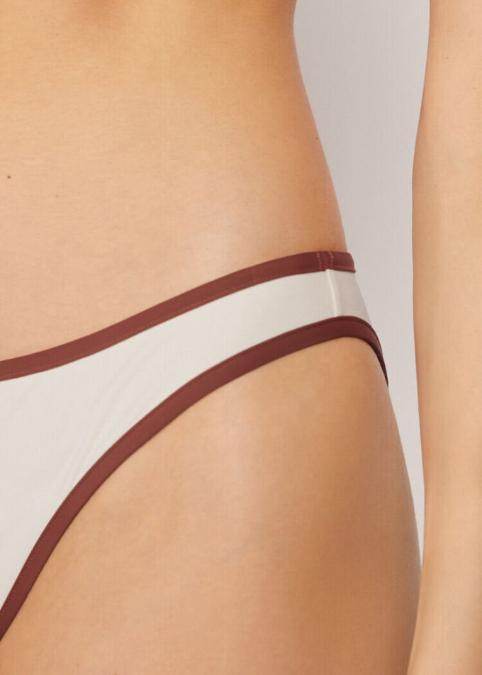 Bikini-broekje met tweekleurige bies