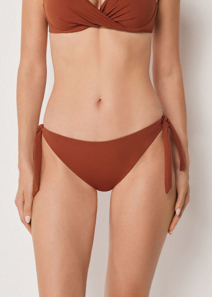 Bikinibroekje met striksluiting opzij, premium pasvorm