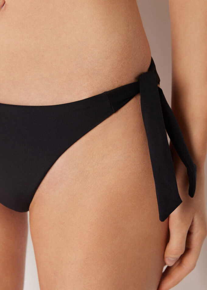 Bikinibroekje met striksluiting opzij, premium pasvorm