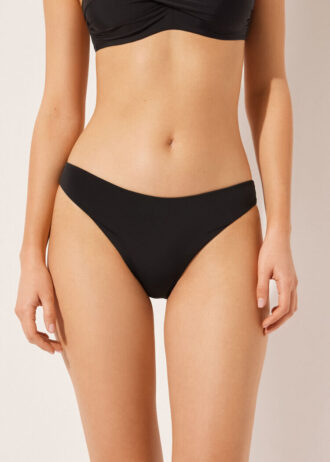 Bikinibroekjes met hoge beenuitsnijding
