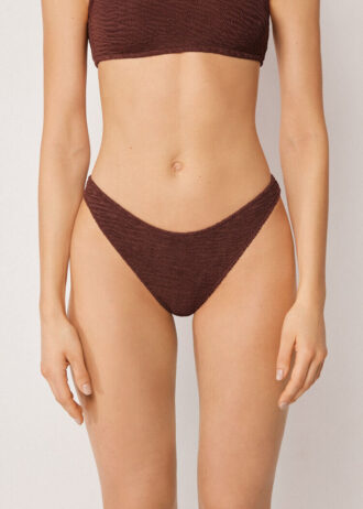Brazilian bikinibroekjes met gekreukelde golven