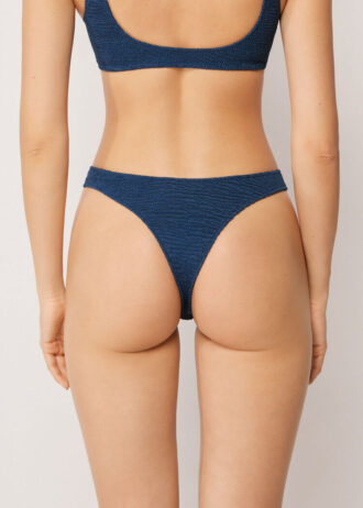 Brazilian bikinibroekjes met gekreukelde golven