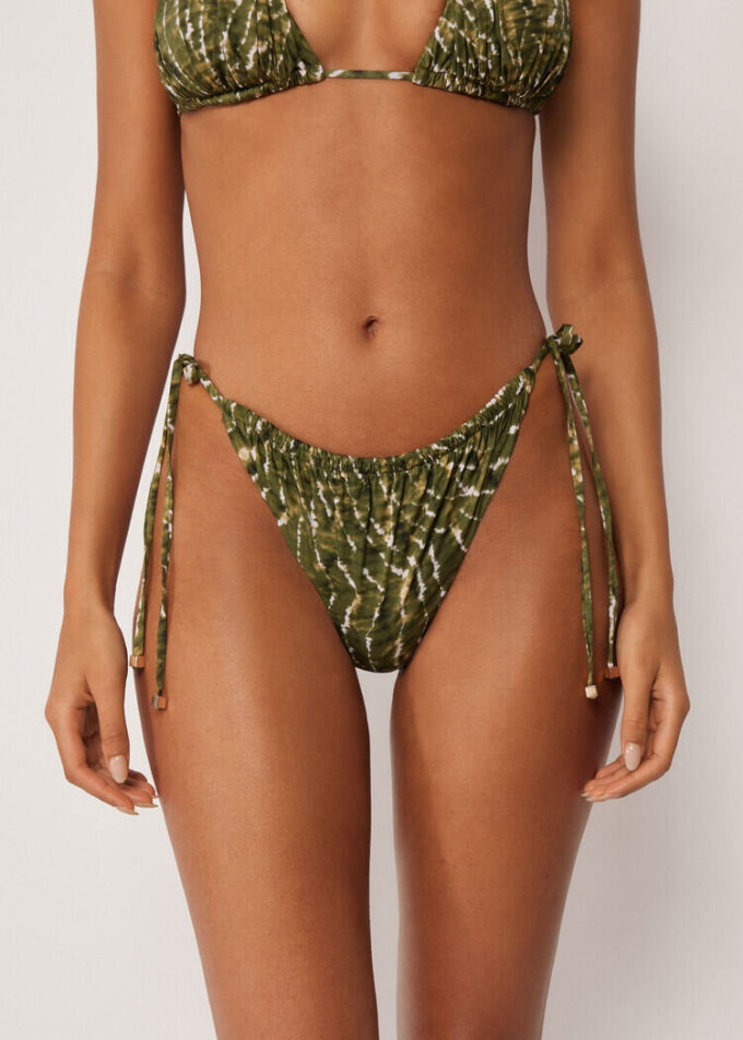 Brazilian bikinibroekjes met natuurlijke tie-dye