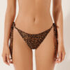 Brazilian bikinibroekjes met striksluiting opzij en dierenprint