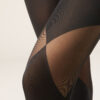 Dekkende panty met transparante inzetstukken