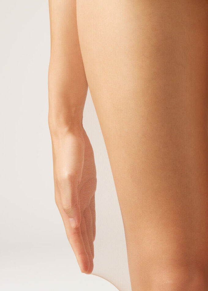 Doorschijnende, matte, Resistant 8 denier panty