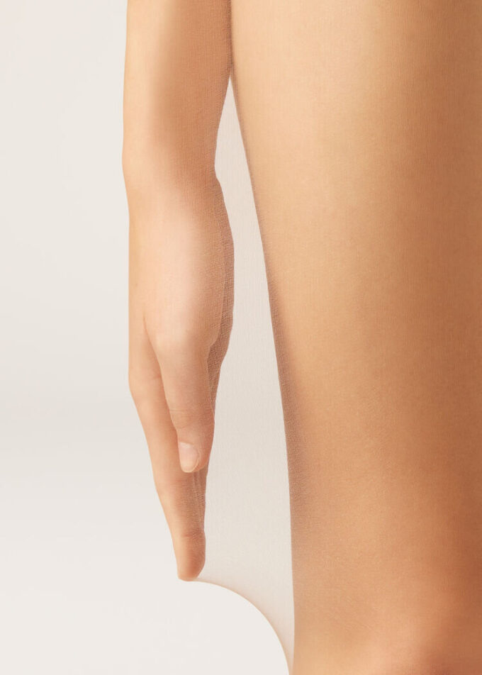 Doorschijnende, matte, Resistant 8 denier panty