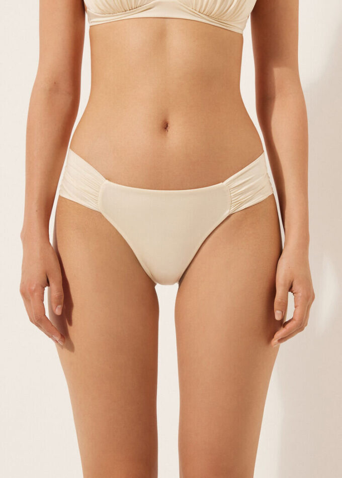 Gedrapeerd Brazilian bikinibroekje van glanzend satijn