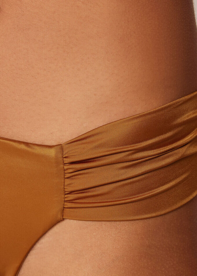 Gedrapeerd Brazilian bikinibroekje van glanzend satijn