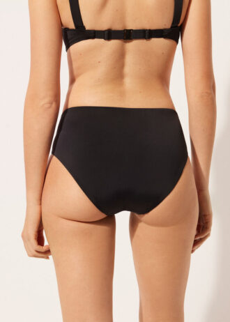 Hoge taille vormgevend bikinibroekje Indonesië