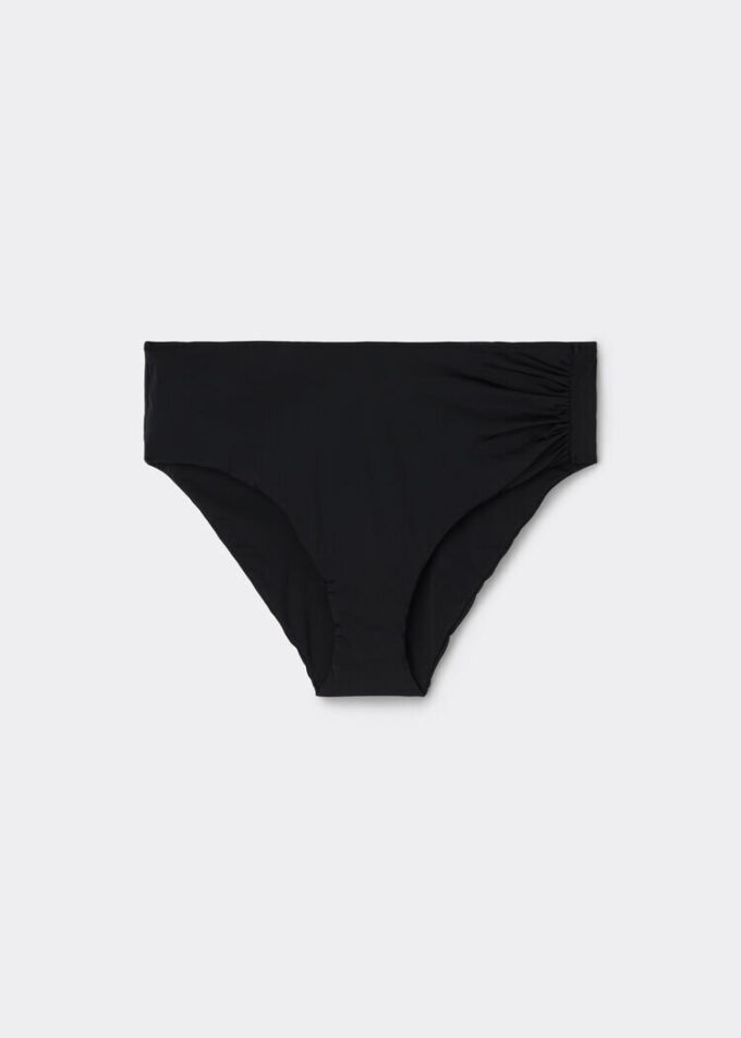 Hoge taille vormgevend bikinibroekje Indonesië