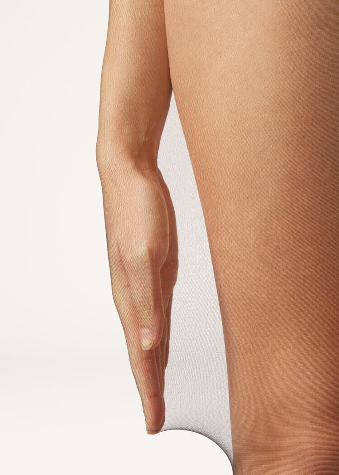 Sheer Essential 8 denier panty