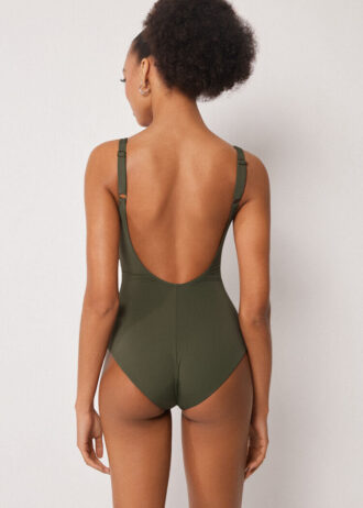 Slankmakend eendelig zwempak met elegante drapering