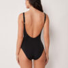 Slankmakend eendelig zwempak met elegante drapering