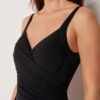 Slankmakend eendelig zwempak met elegante drapering