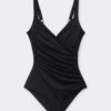 Slankmakend eendelig zwempak met elegante drapering