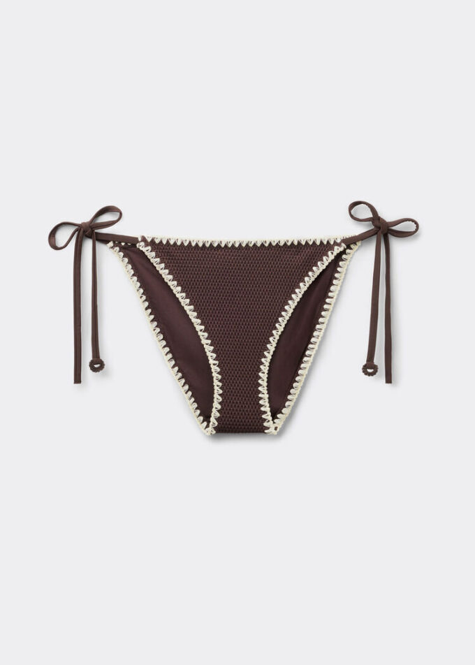 String-bikini-broekje met tweekleurig borduursel