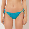 String-bikini-broekje van glanzend satijn