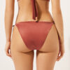 String-bikini-broekje van glanzend satijn