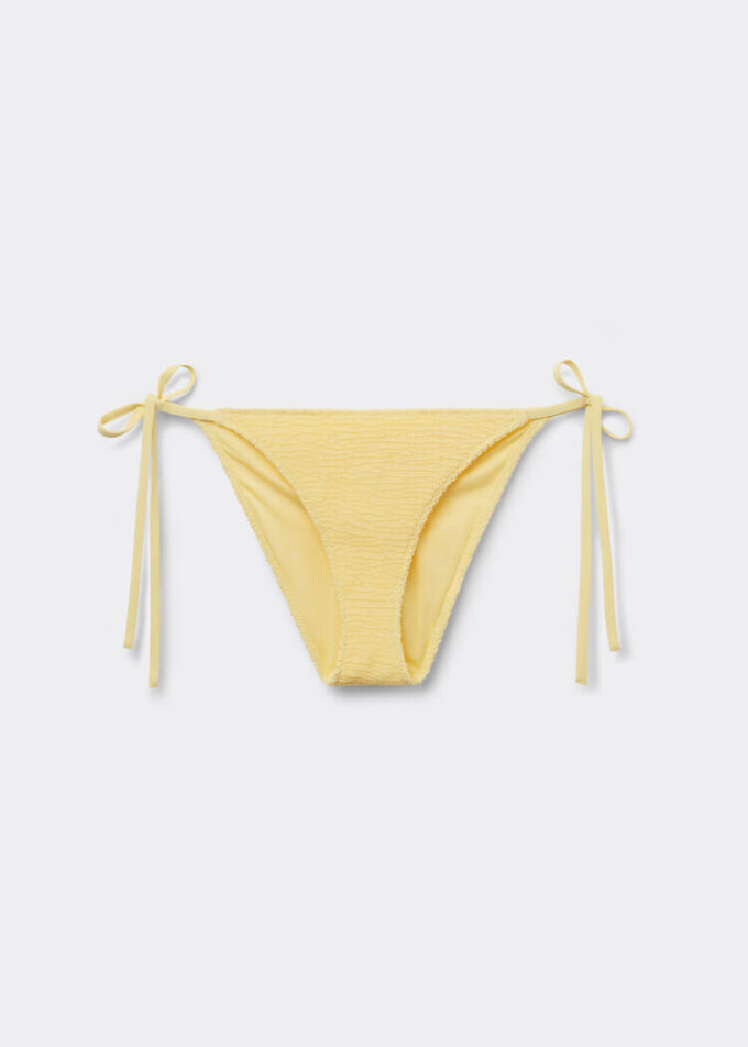 String-zwembroekje met gekreukelde golven